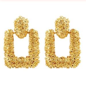 TRENDY GOLD EARRINGS